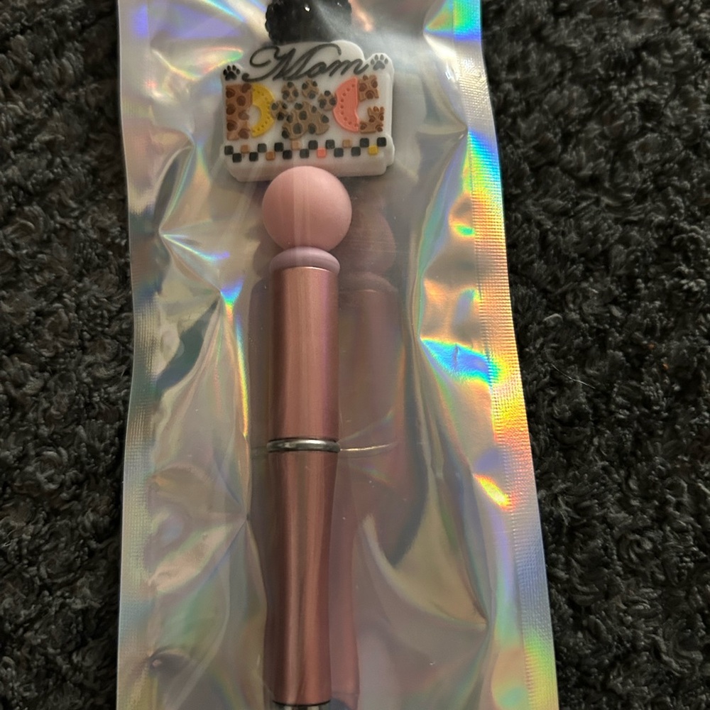 Hand Crafted Pink Metallic Pen with 'Mom' Charm